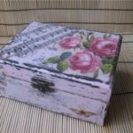 boîte shabby chic avec des notes