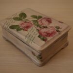 boîte shabby chic avec branche rose