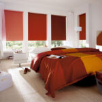 Vorhänge zum Fensterbrett im Schlafzimmer Fotodesign