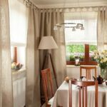 rideaux pays beige dans la cuisine