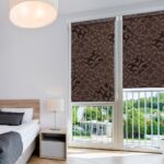 volets roulants marron avec un motif