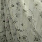 tulle colorato con foglie