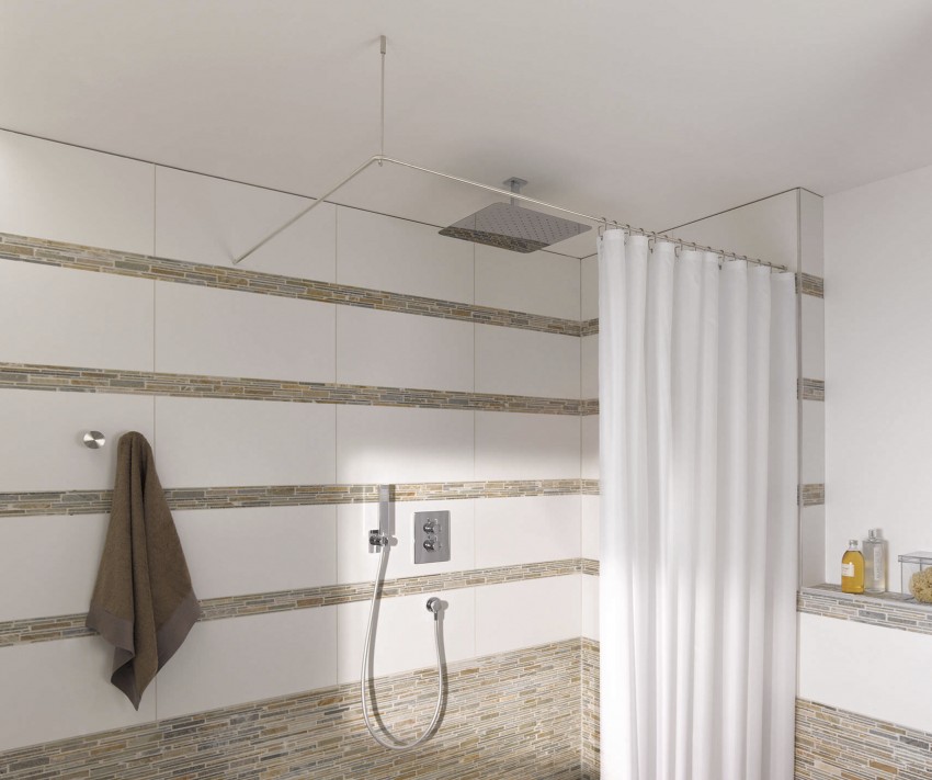 tringle à rideau de salle de bain