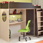 foto cama alta com decoração de mesa de trabalho