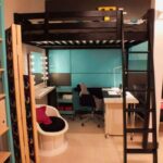cama alta com mesa de trabalho tipo foto
