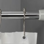 tringle pour rideaux dans la salle de bain décor photo