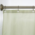 barre pour rideaux dans les photos de l'intérieur de la salle de bain