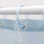 tringle pour rideaux dans la photo de décoration de salle de bain