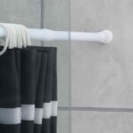 idées de décoration de tringle à rideau de salle de bain