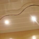 tringle pour rideaux dans les types de salle de bain