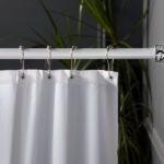 tringle pour rideaux dans les types de photo de salle de bain