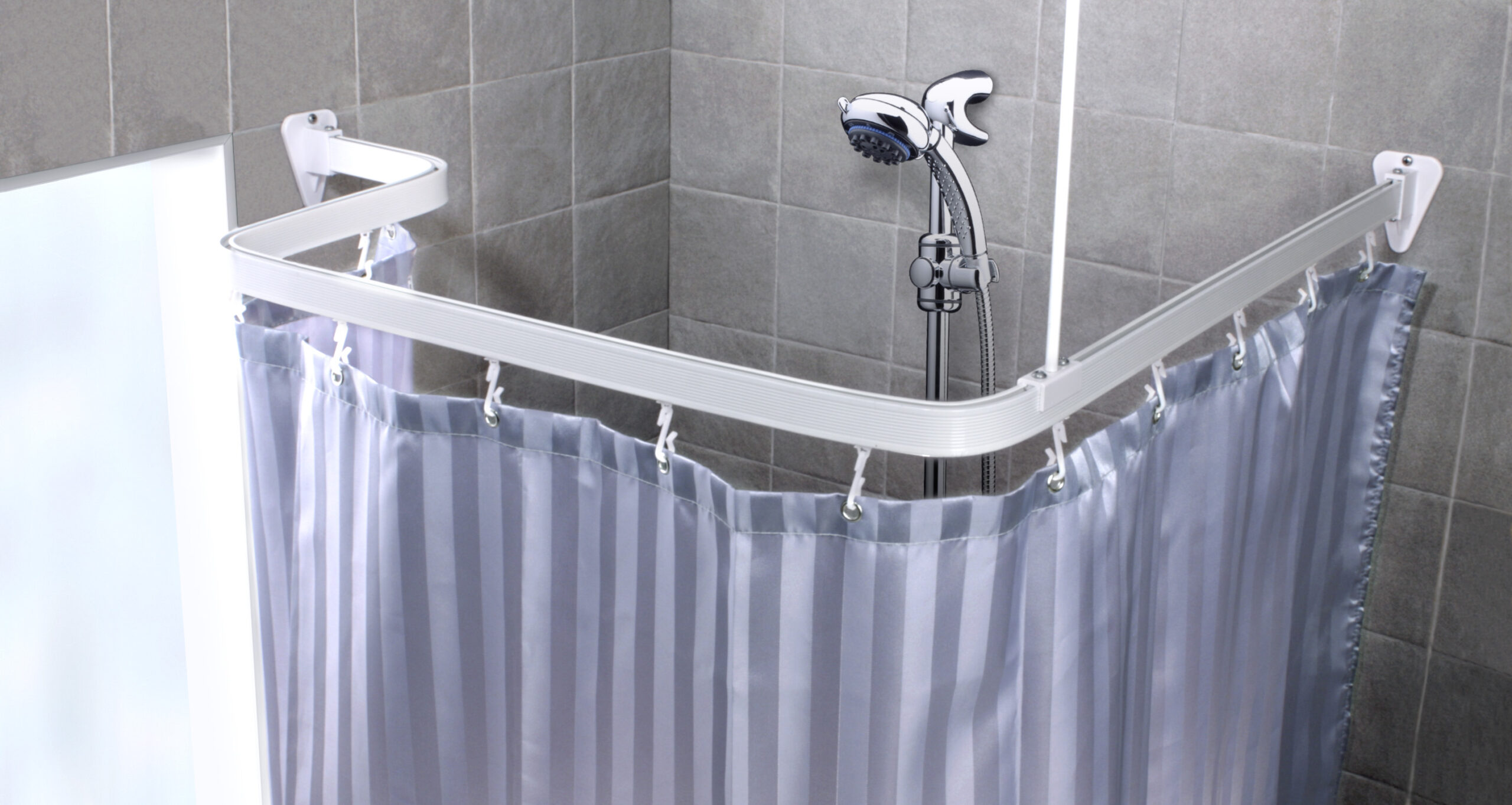 tringle à rideau de salle de bain
