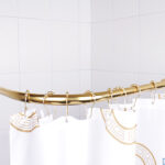 tringle pour rideaux dans les options de photo de salle de bain