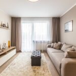 gordijnen in de woonkamer beige met tule