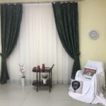 gordijnen in de woonkamer groen donker