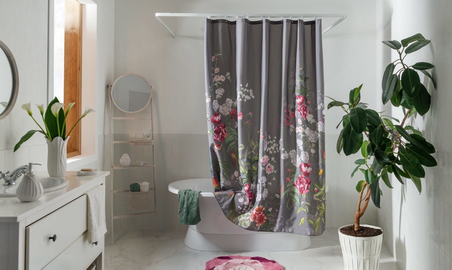cortina de tela para ideas de diseño de baño