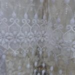 tulle avec broderie camomille