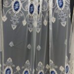 tulle brodé bleu