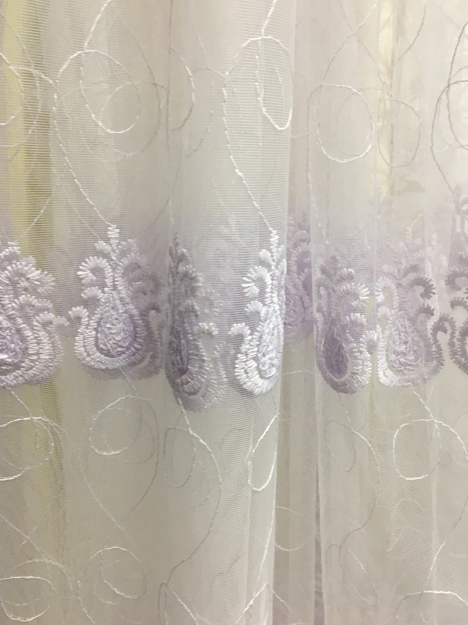 tulle brodé sur micro mesh
