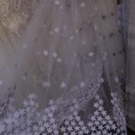 tulle avec broderie étoiles