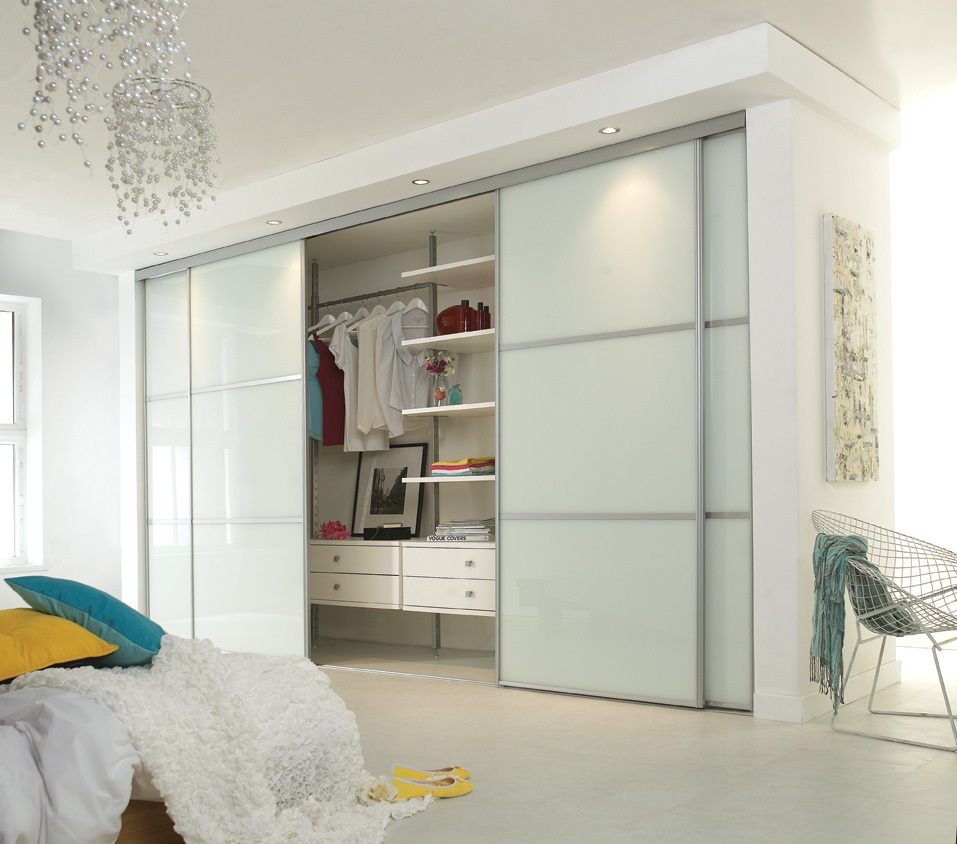 armoire dans la chambre