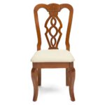 chaise en bois avec pieds pliés