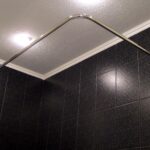 installation de la corniche dans la salle de bain