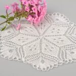 tovagliolo bianco con fiori
