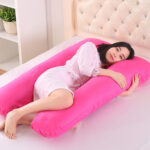 bantal merah jambu
