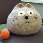 almohada-gato de punto