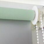 chaîne en plastique sur le rideau